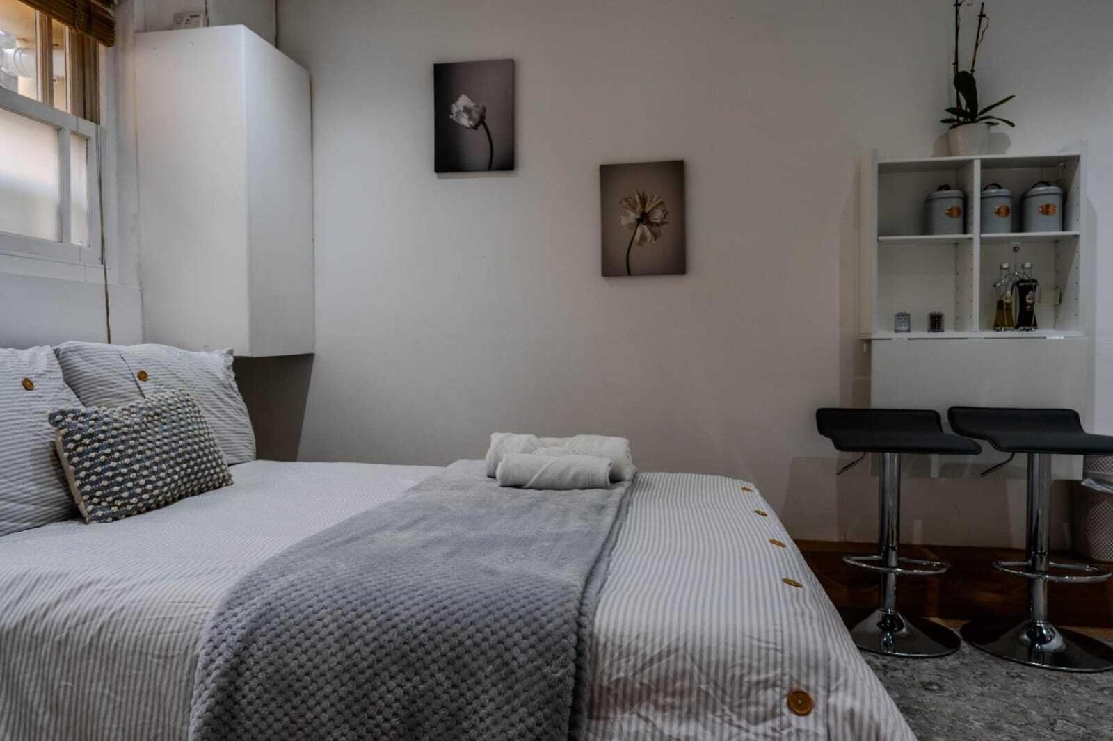Stunning Angel Studio London Room photo